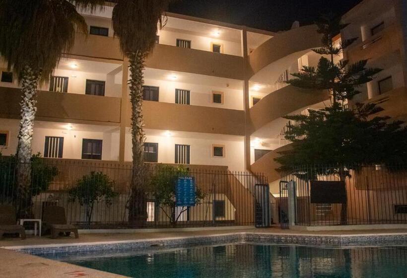 هتل Harriets Apartments