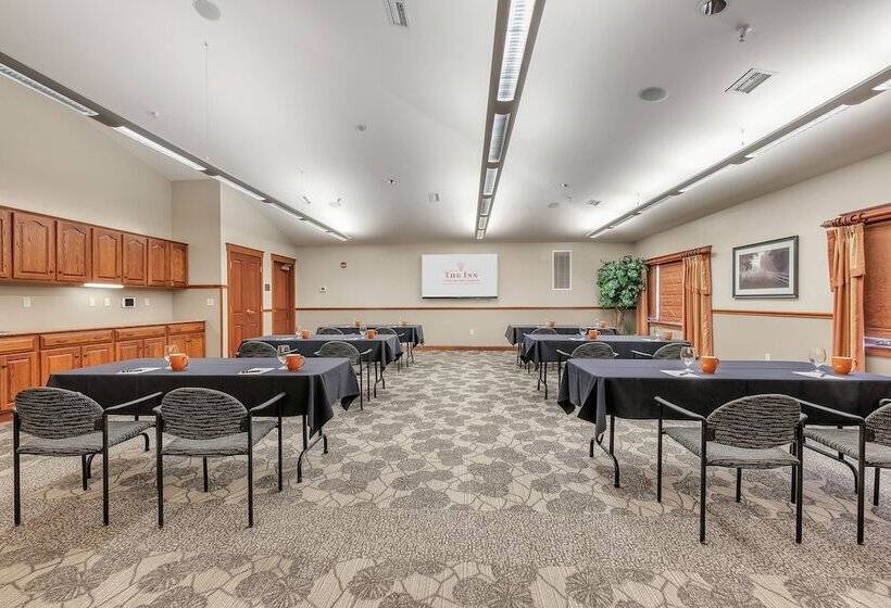 호텔 The Inn At Ohio Northern University