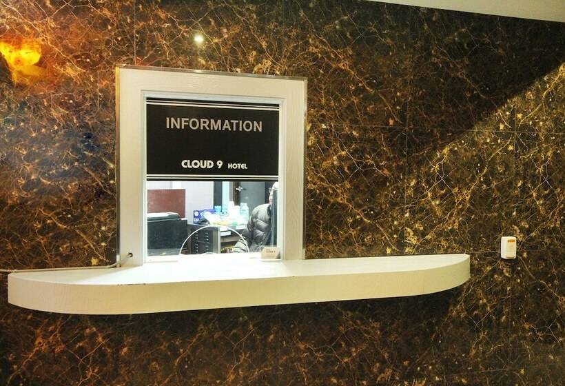 فندق على الطريق Gimhae Buwondong Cloud Nine