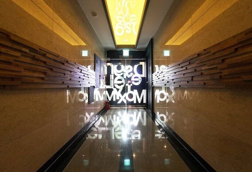 מוטל Wolgot Design Hotel Xym