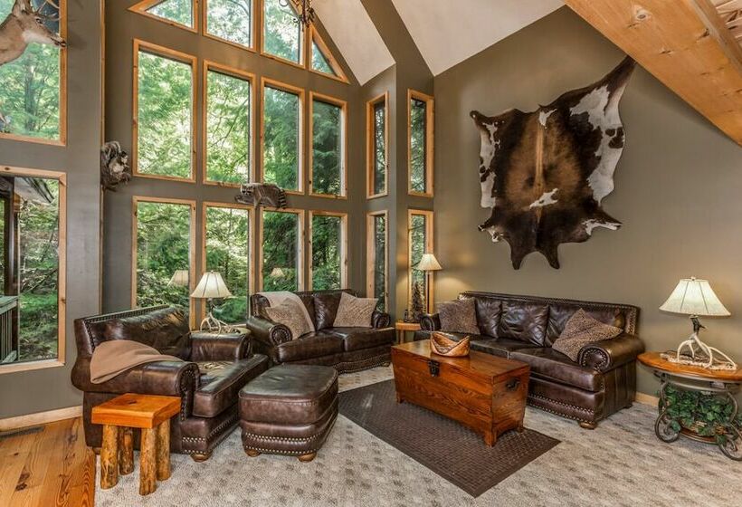 Twin Falls Stunning Landscape With 10ft Waterfall