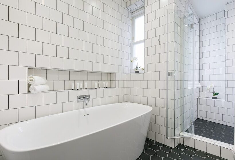 Urban Chic  Shaftesbury