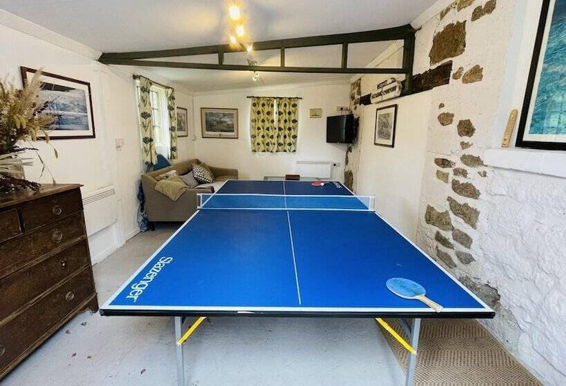 Weeke Brook   Quintessential Thatched Luxury Devon Cottage