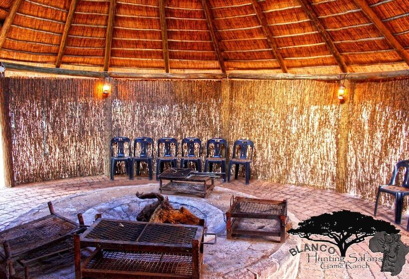 ホテル Blanco Hunting Safaris Game Ranch
