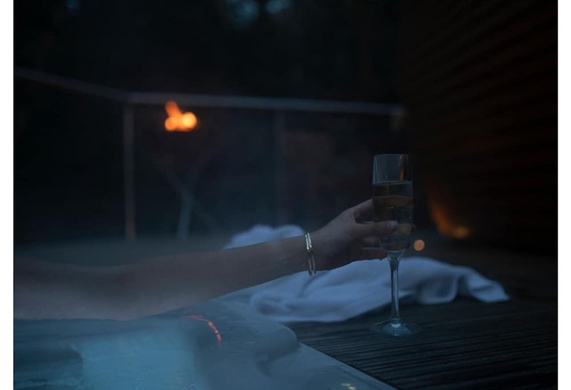 酒店 Riverbeds Lodges With Hot Tubs