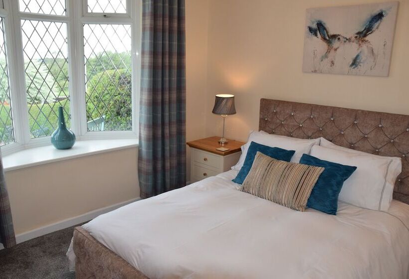 2 Bed Cottage   Sleeps4   Garden   Bbq