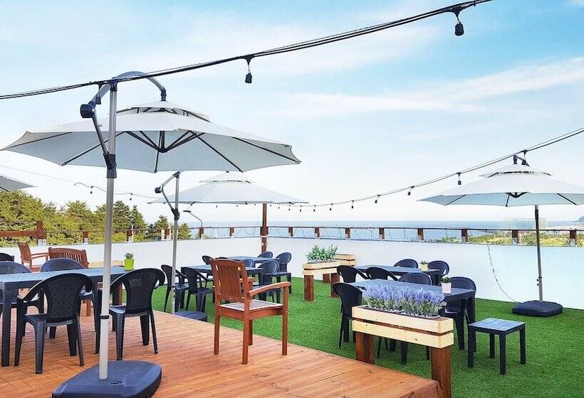 Inthree Gueshouse Hostel