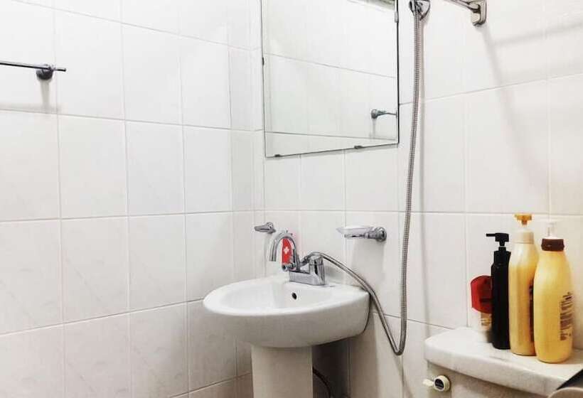 Inthree Gueshouse Hostel