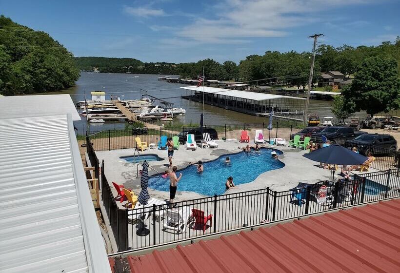 Lazy Dayz Resort