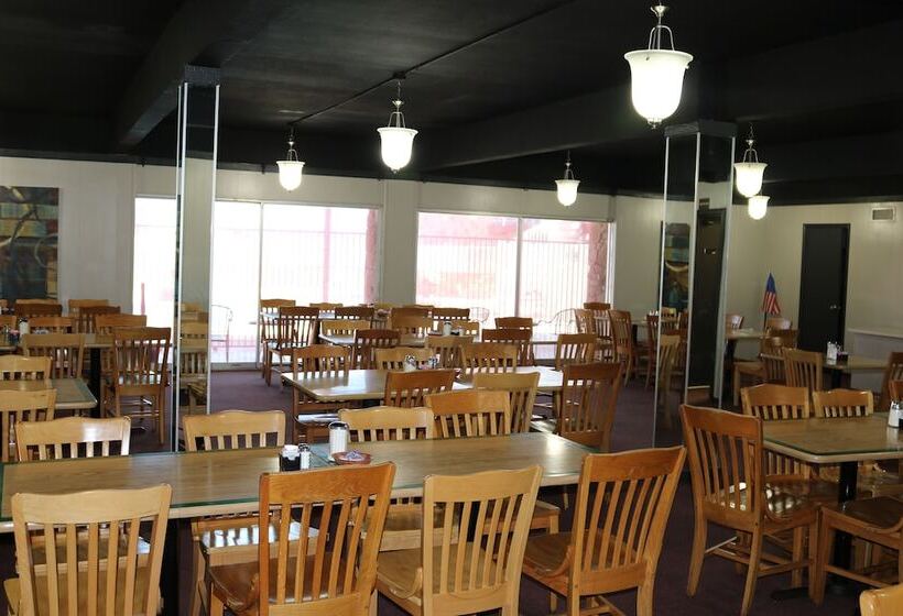 فندق على الطريق Friendship Inn