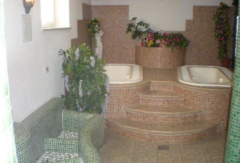 هتل Albergo Fiordaliso