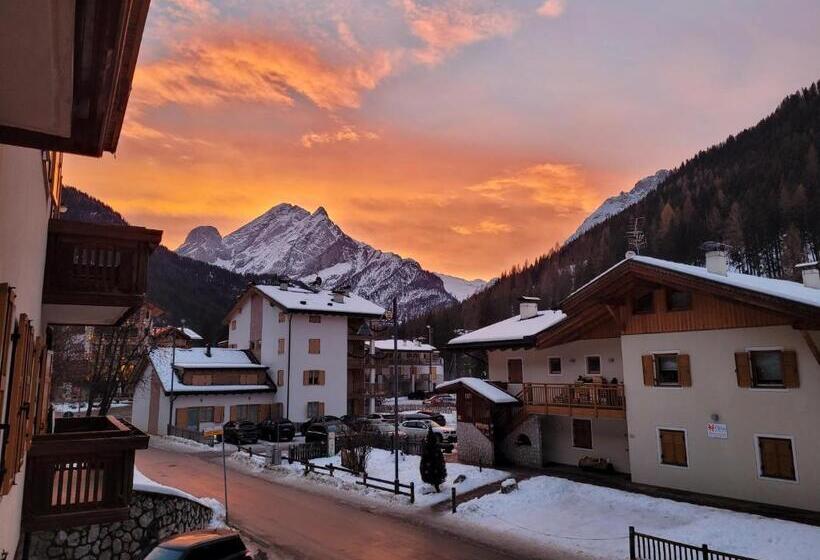 هتل Garni B&b Mozart Nesthouse