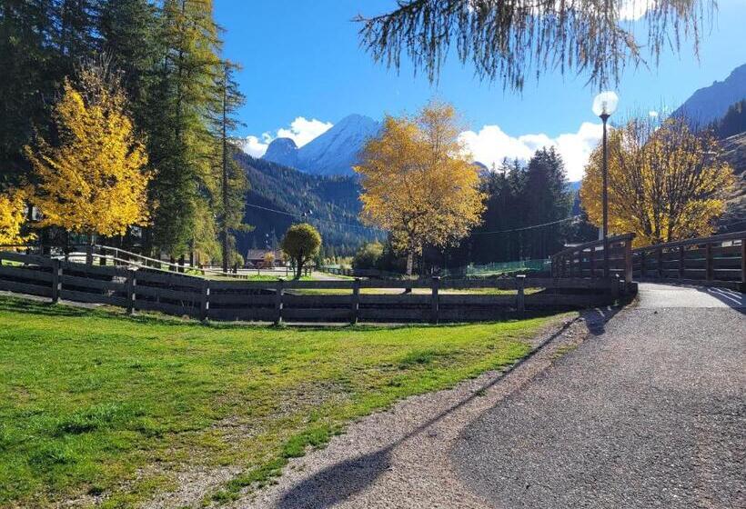 هتل Garni B&b Mozart Nesthouse