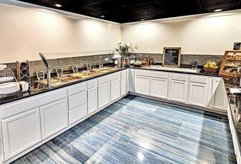 Отель Doubletree By Hilton Hilton Head Island