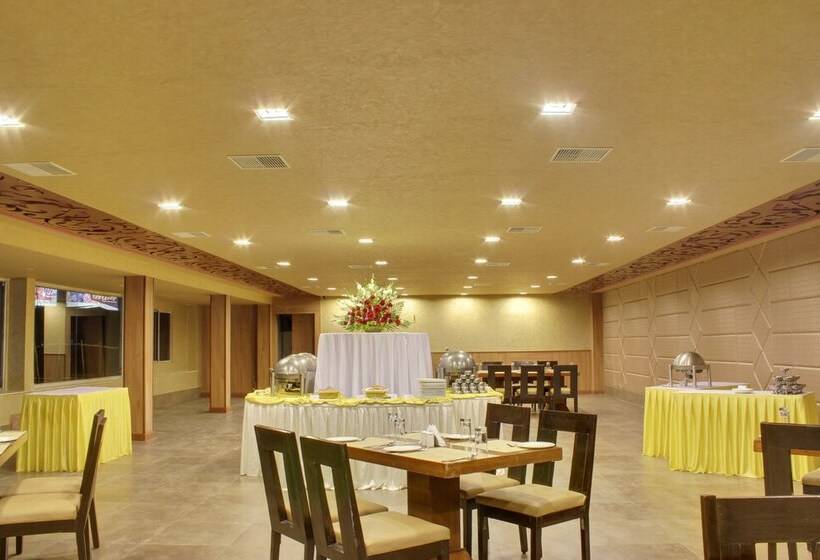 בית מלון כפרי Justa Hyderabad