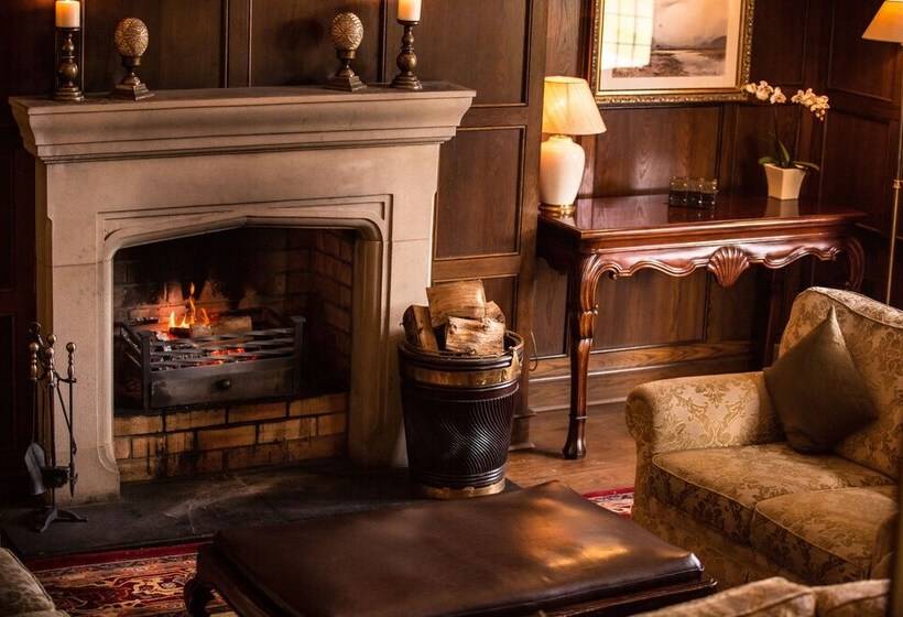 فندق Lough Eske Castle