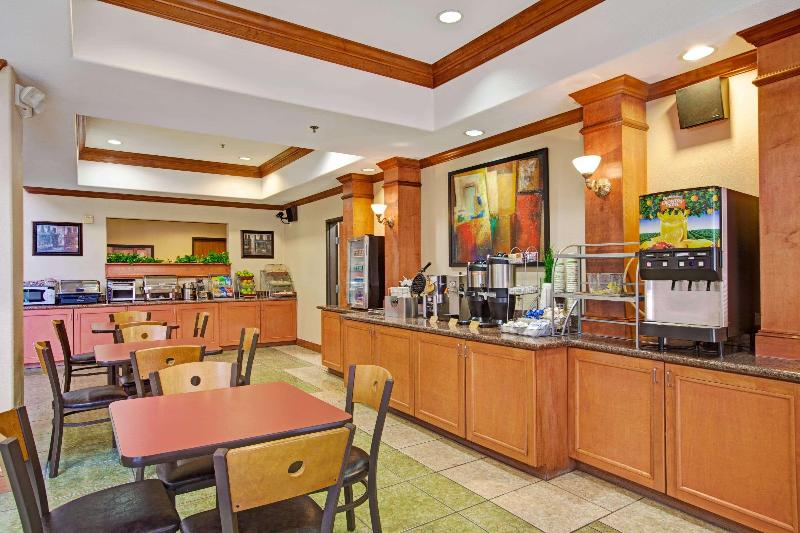 هتل Wingate By Wyndham Houston Bush Intercontinental Airport