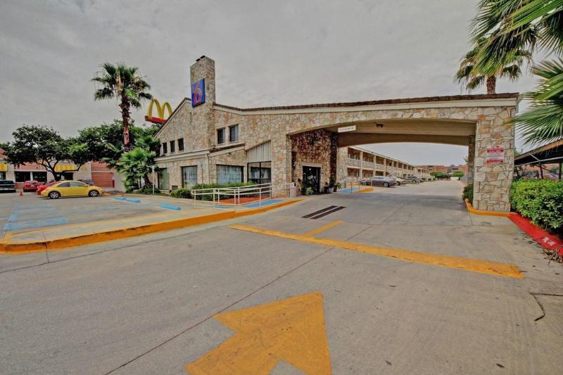 Motel 6 San Antonio, Tx  Downtown  Market Square