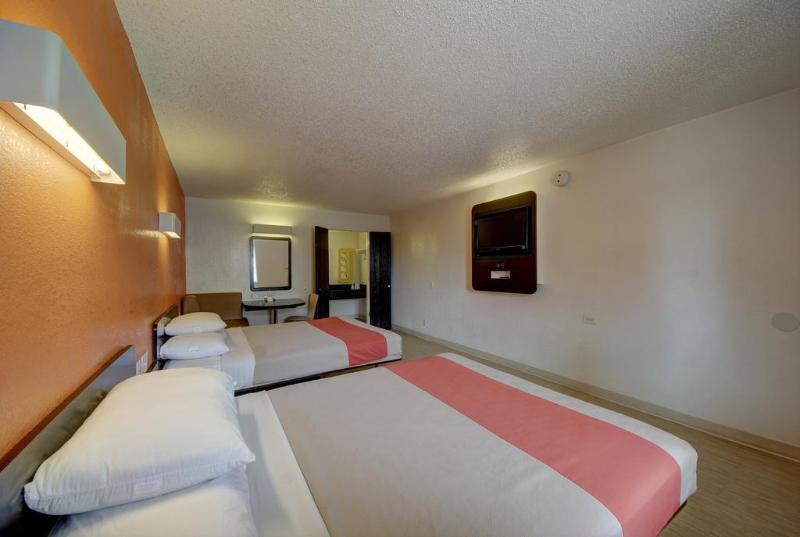 Motel 6 San Antonio, Tx  Downtown  Market Square