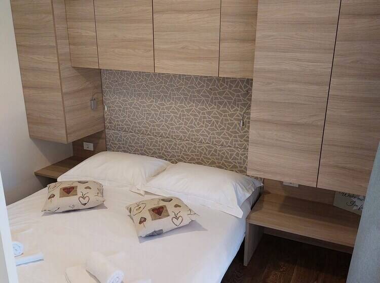 ホテル Amadria Park Deluxe Mobile Homes