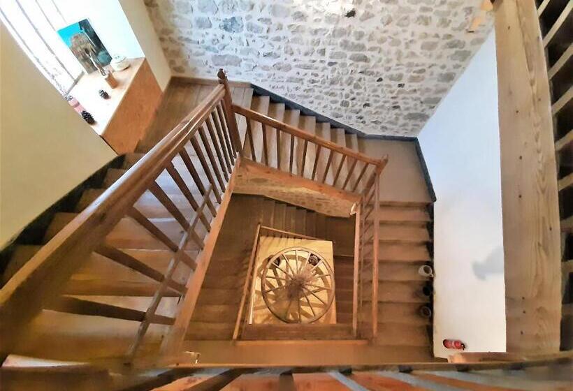 Пансион Le Clos De L Atre