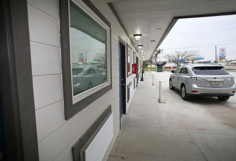 Edna Star Motel & Laundry