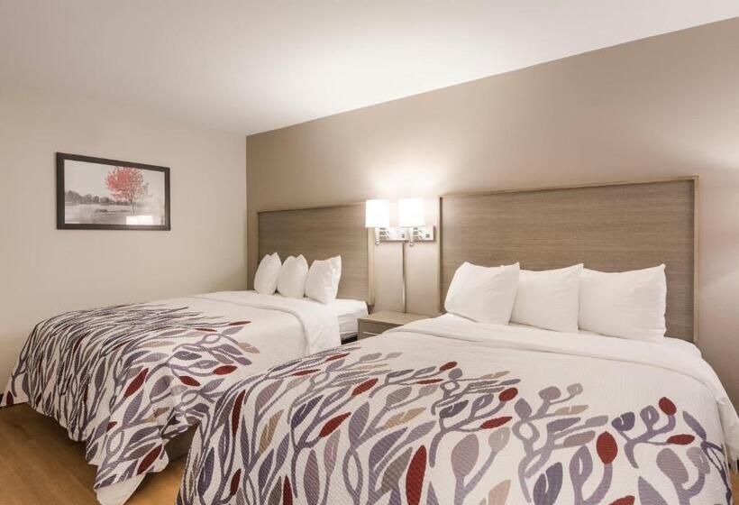 Отель Red Roof Inn Chester