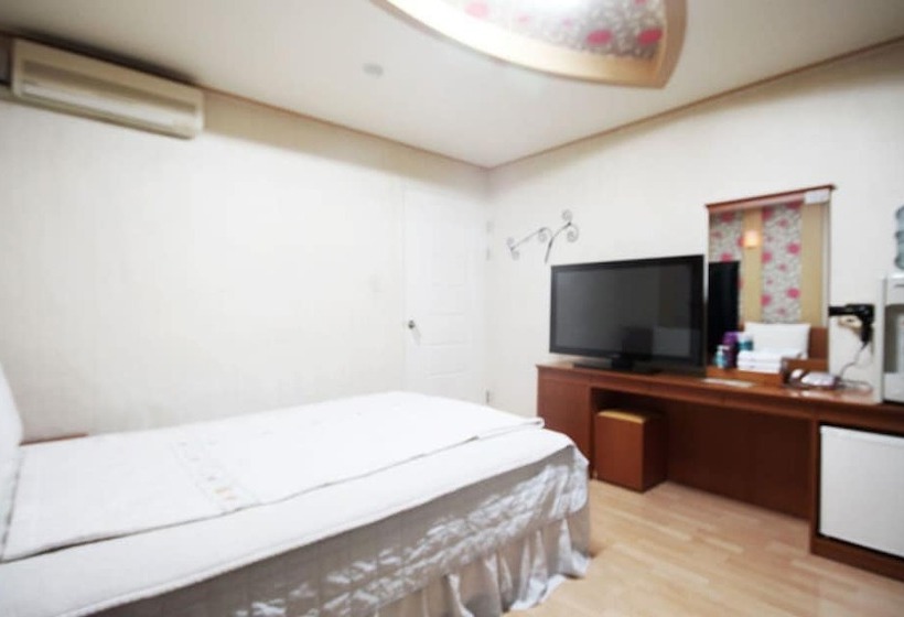 فندق على الطريق Gunsan Thema