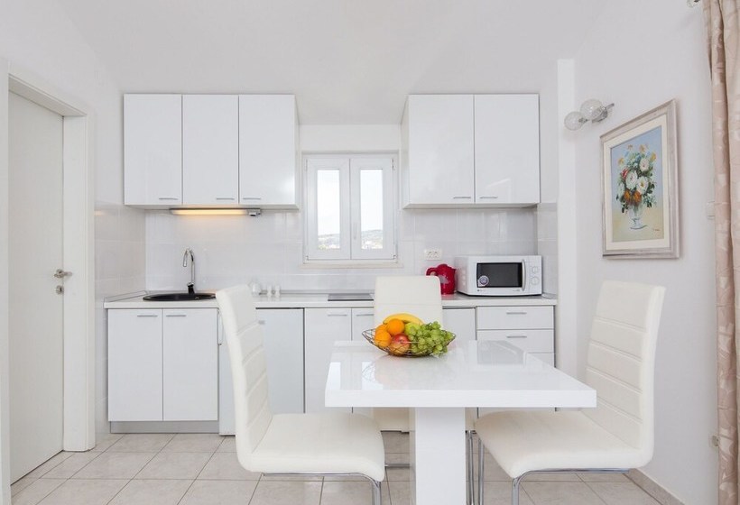Beautiful Villa On The Coast In Sevid