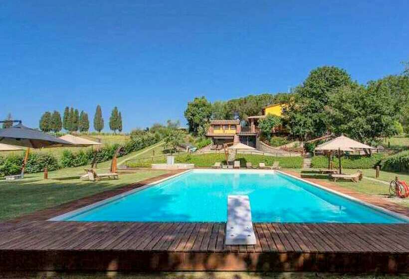 Colours And Scents From Tuscany Await You In This Wonderful Property