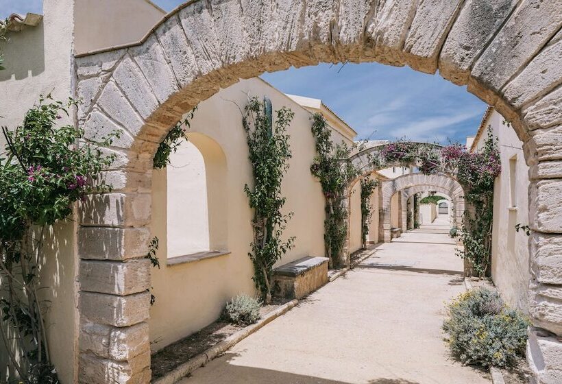 هتل Mangia S Favignana Resort