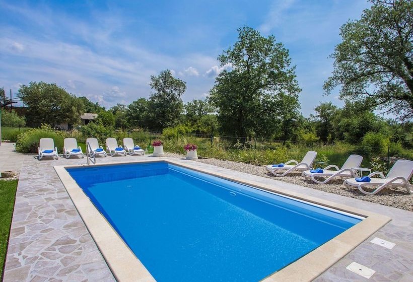 Beautiful Decorated Villa For 8 Persons With Private Pool In A Quiet Location