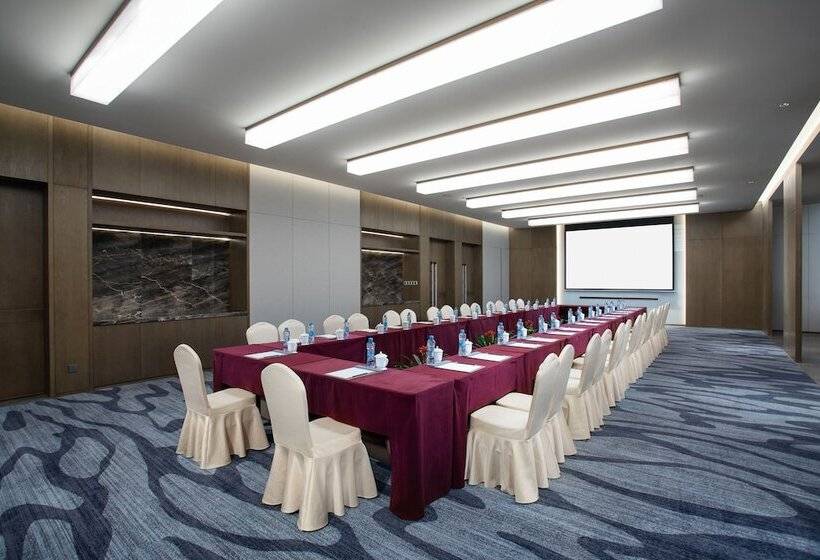 Отель Wyndham Zhangshu