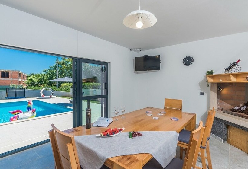 New And Modern Villa With Private Pool And Summer Kitchen In Central Istria