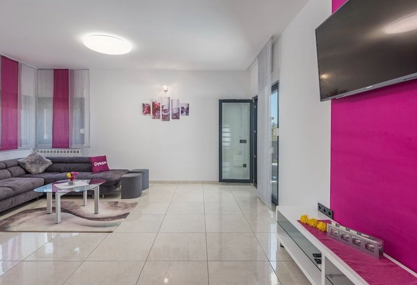 New And Modern Villa With Private Pool And Summer Kitchen In Central Istria