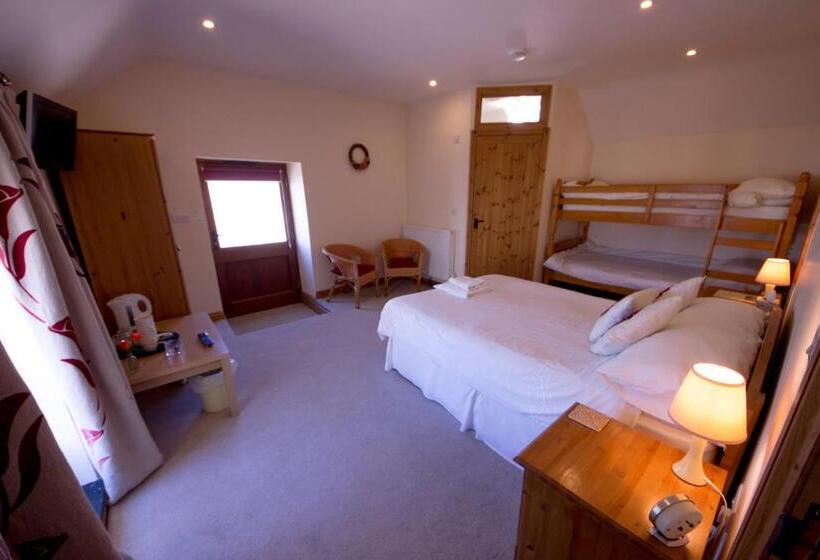 مبيت وإفطار Polhilsa Farm