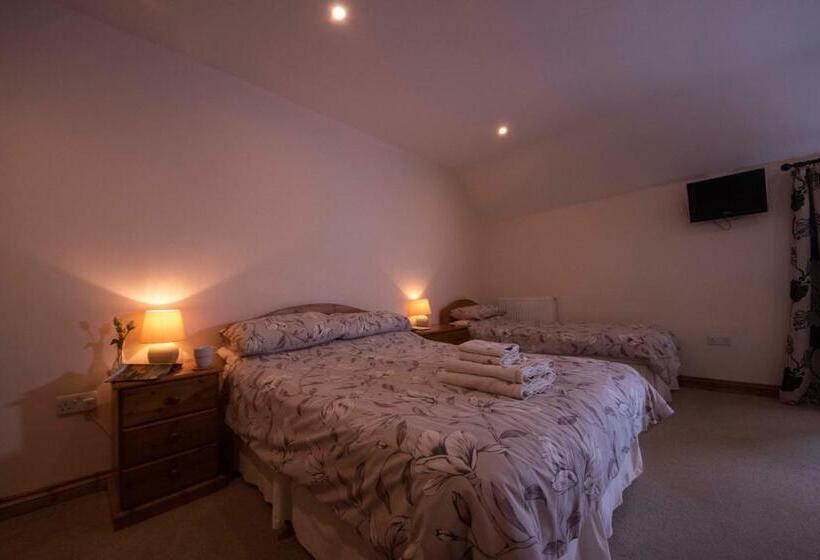 مبيت وإفطار Polhilsa Farm