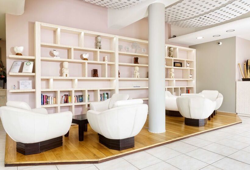 هتل Hilton Noumea La Promenade Residences