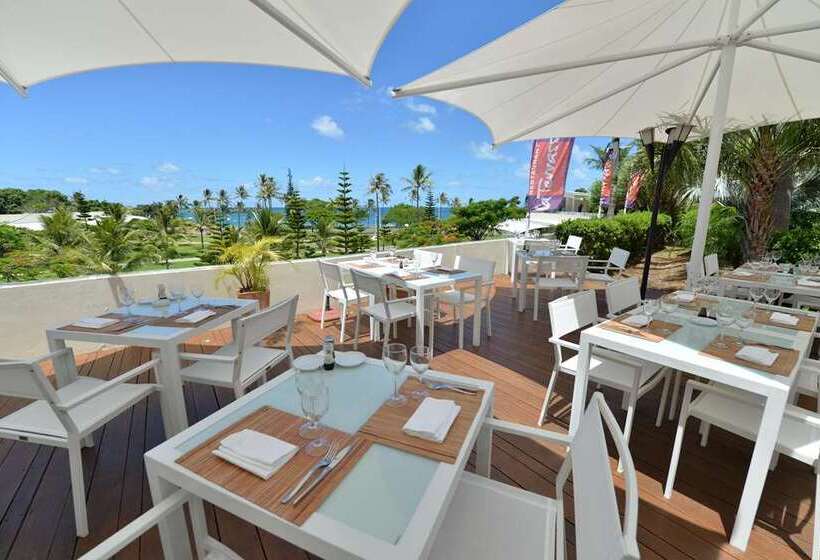 هتل Hilton Noumea La Promenade Residences