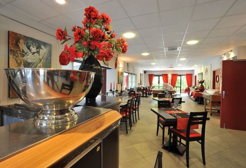 هتل Hôtel Le Relais De Trans