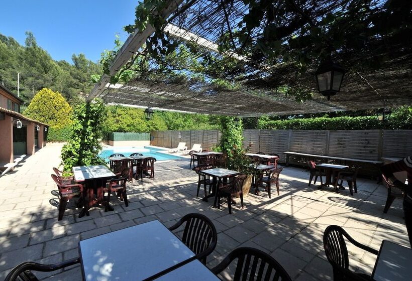 هتل Hôtel Le Relais De Trans