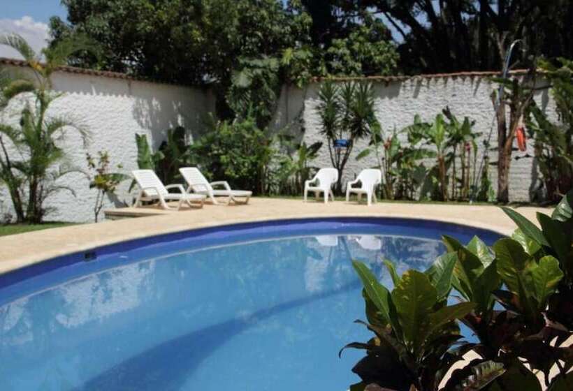 هتل Portales Del Campestre