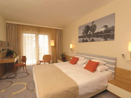 هتل Velence Resort & Spa