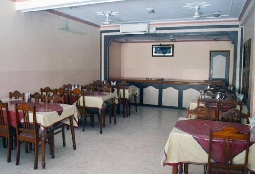 فندق Rathore Lodge & Restaurant