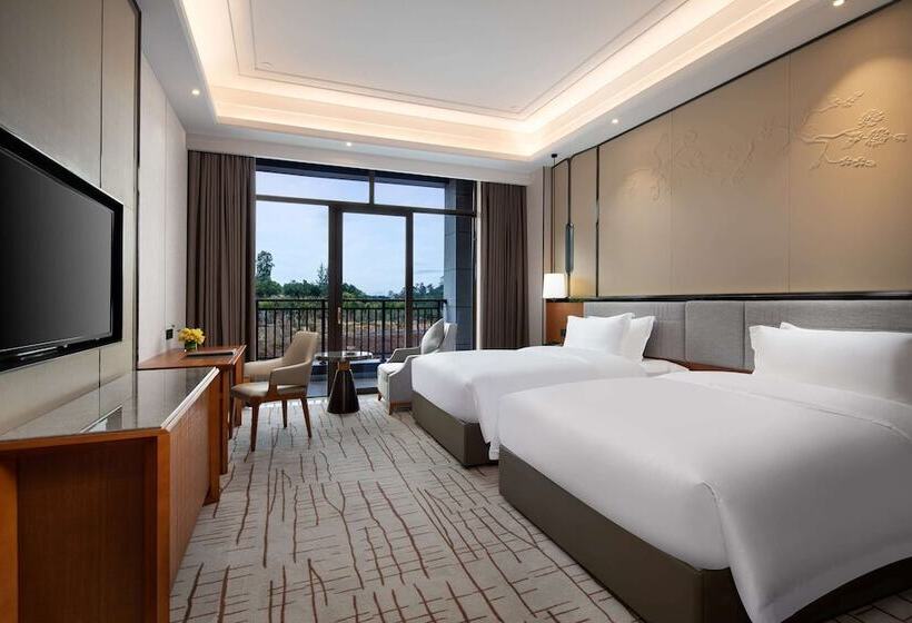 בית מלון כפרי Wyndham Xinyi Lotus Lake