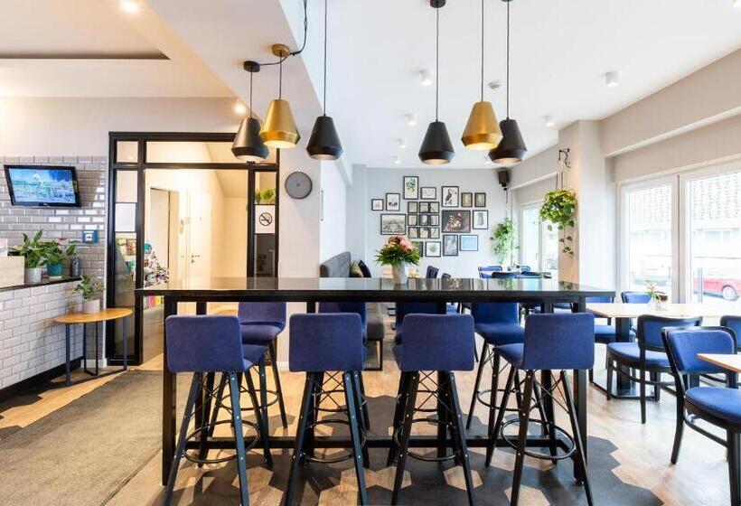 هتل Yors Boutique