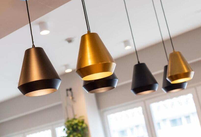 هتل Yors Boutique