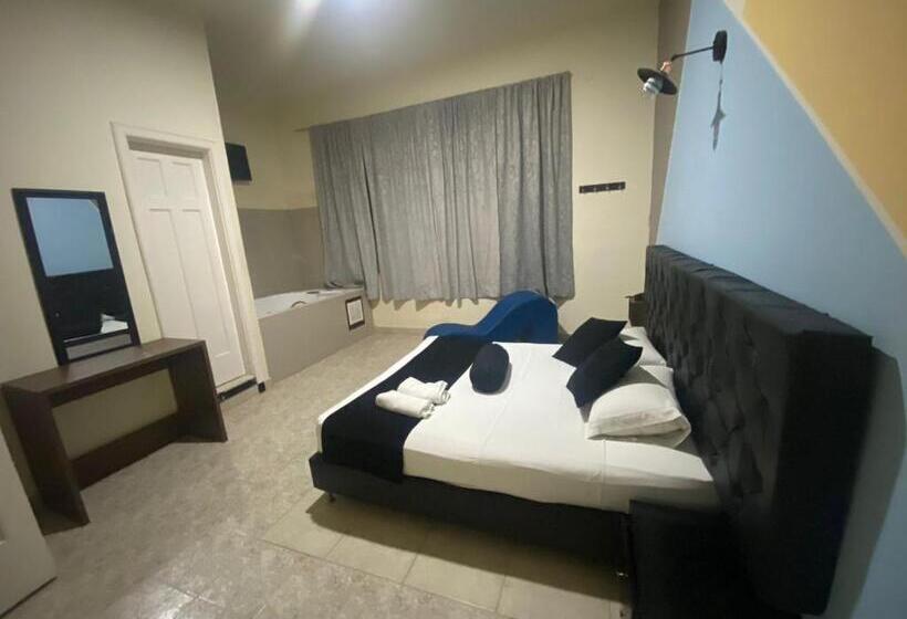 هتل Calle Real Suite