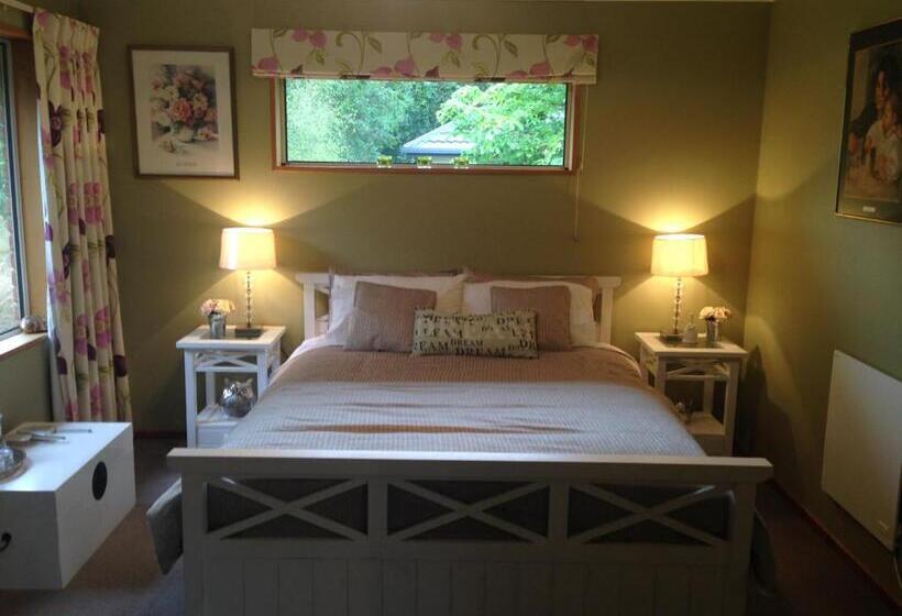 فندق Newlands Bed And Breakfast