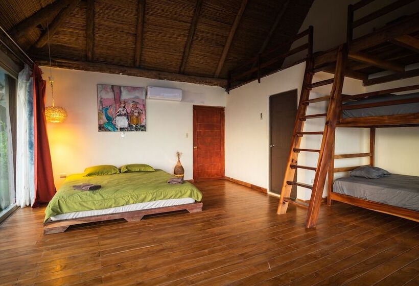 فندق Punta Mango Surf & Beachfront Resort